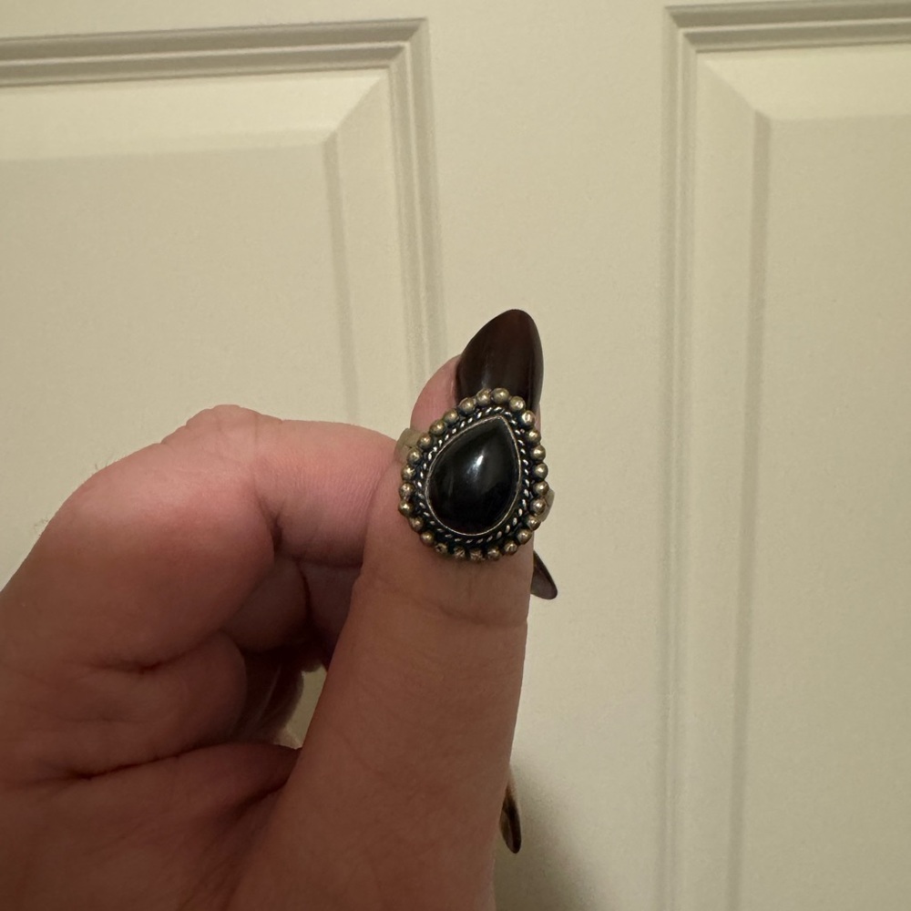 Elegant Black Teardrop Ring